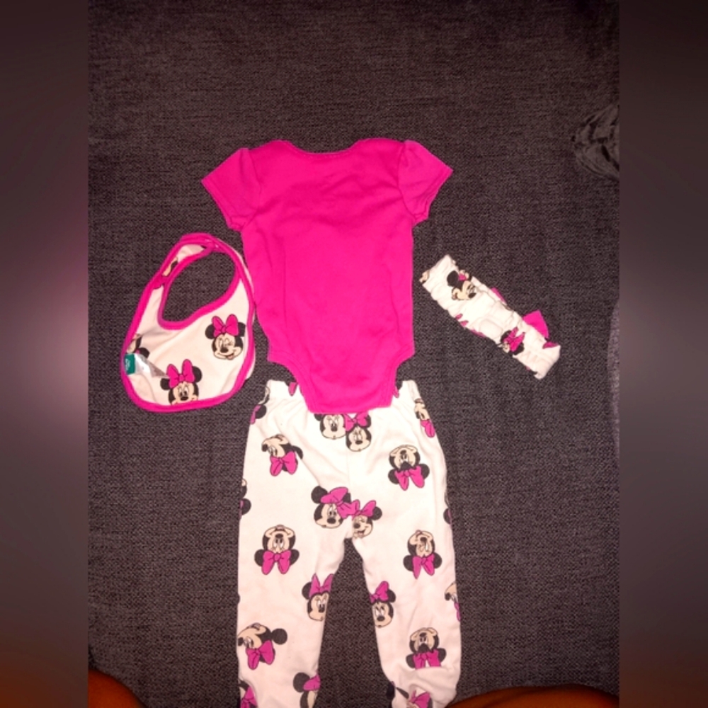 Minnie Mouse Matching Set. - Picture 7 of 7